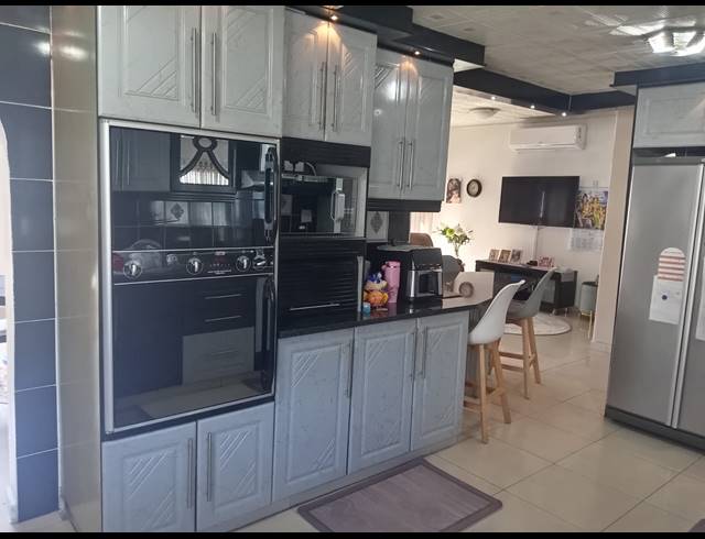 3 BEDROOM HOUSE FOR SALE IN SILVERGLEN